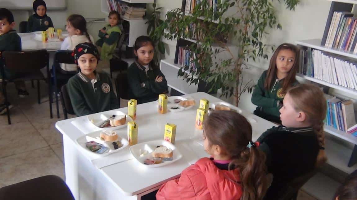 Okulumuz 1/A ve 2/A Sınıfları ile yapılan Kahvaltı
